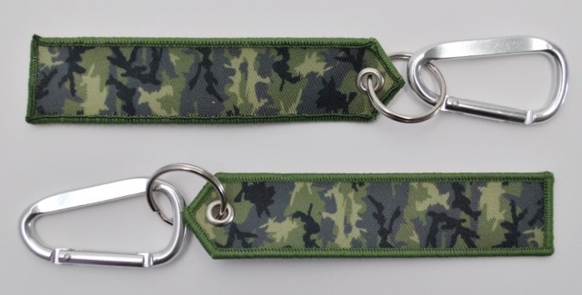 Klíčenka 30 mm, K20, velká karabina-logo AČR, vytkávaná zelená kamufláž